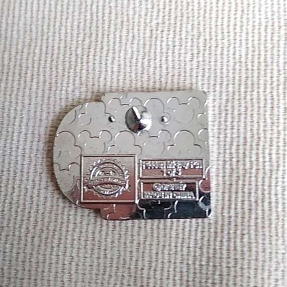 DISNEY HIDDEN MICKEY GOOFY MUG PIN - Picture 4 of 5